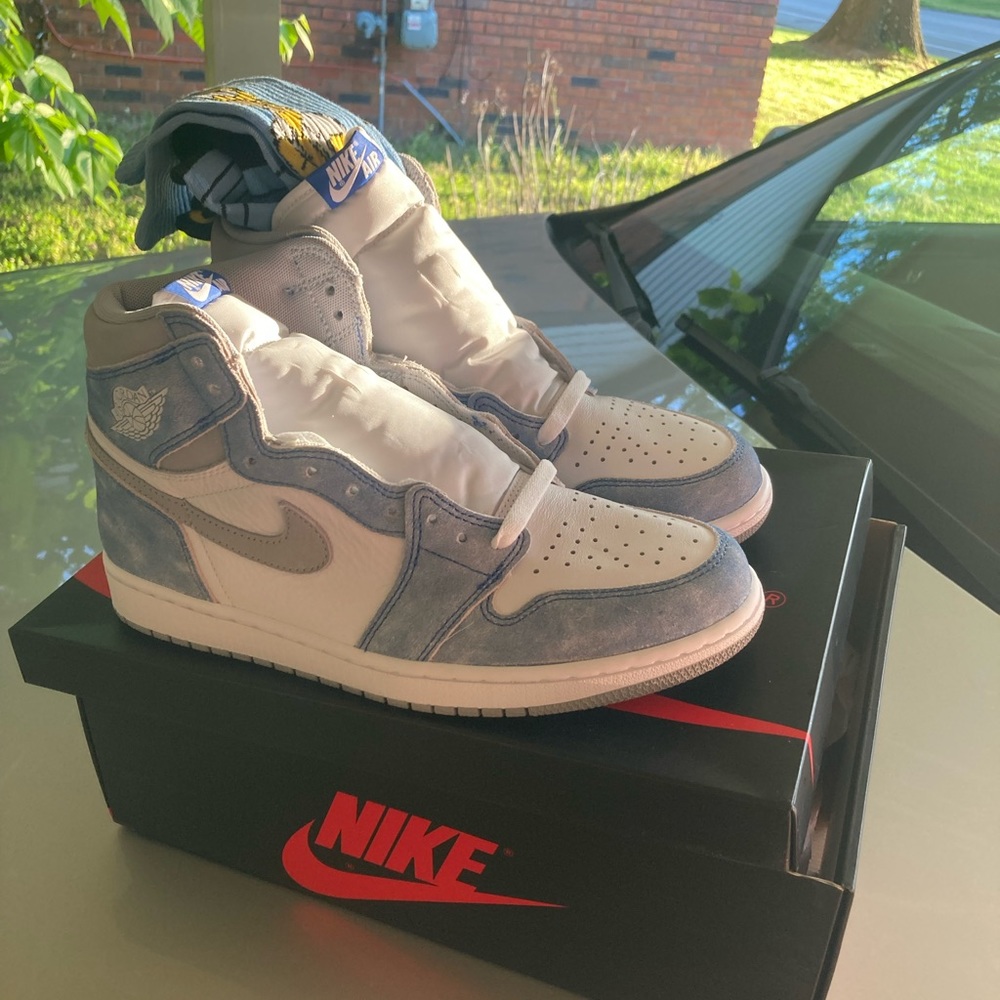 Jordan 1 hyper royal